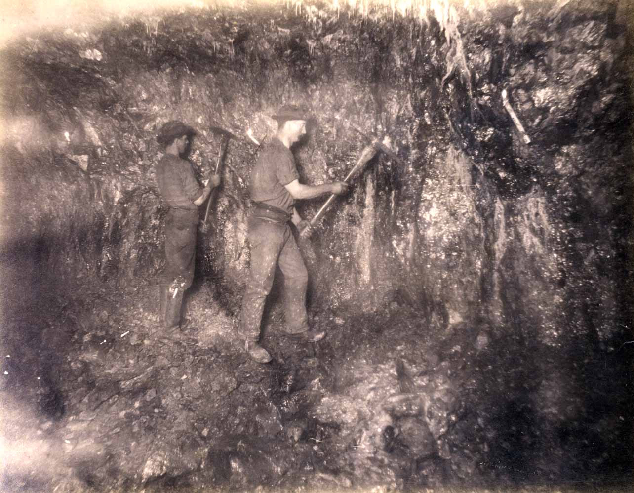 Anaconda Mine 900 ft. level East [no. 1174]