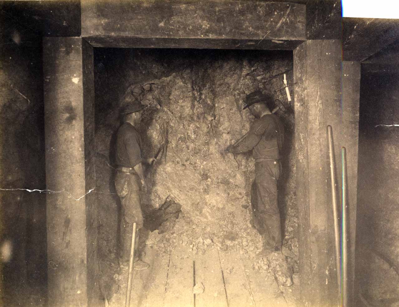 High Ore Mine 400 ft. level East [no. 1202]