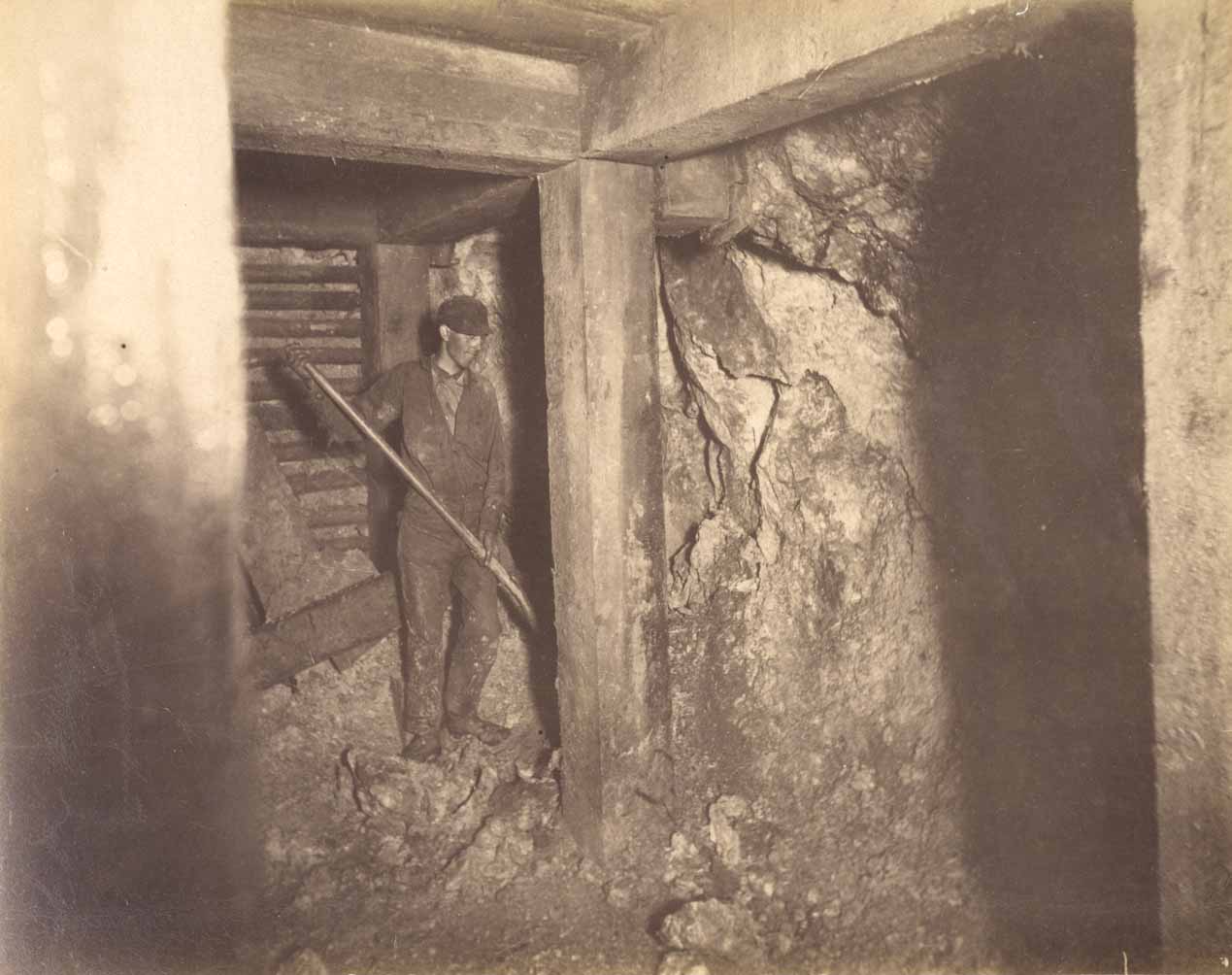 Mountain Consolidated Mine 400 ft. level East sill floor  [no. 1228]